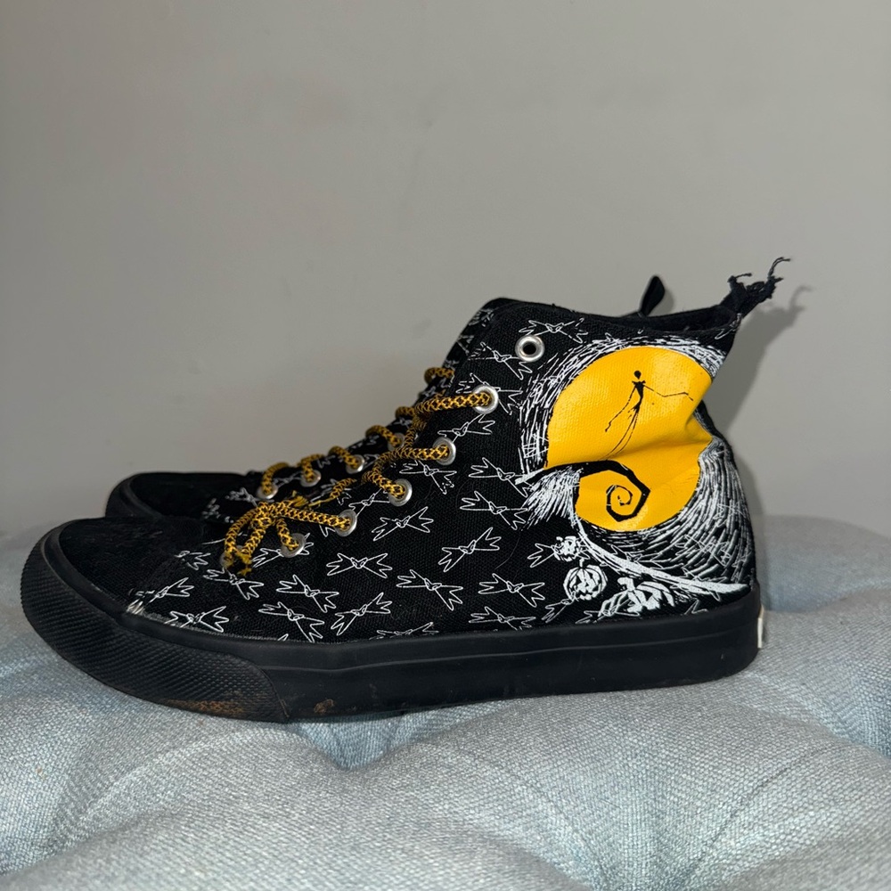 Disney Tim Burton’s The Nightmare Before Christmas Sneakers. Size 9